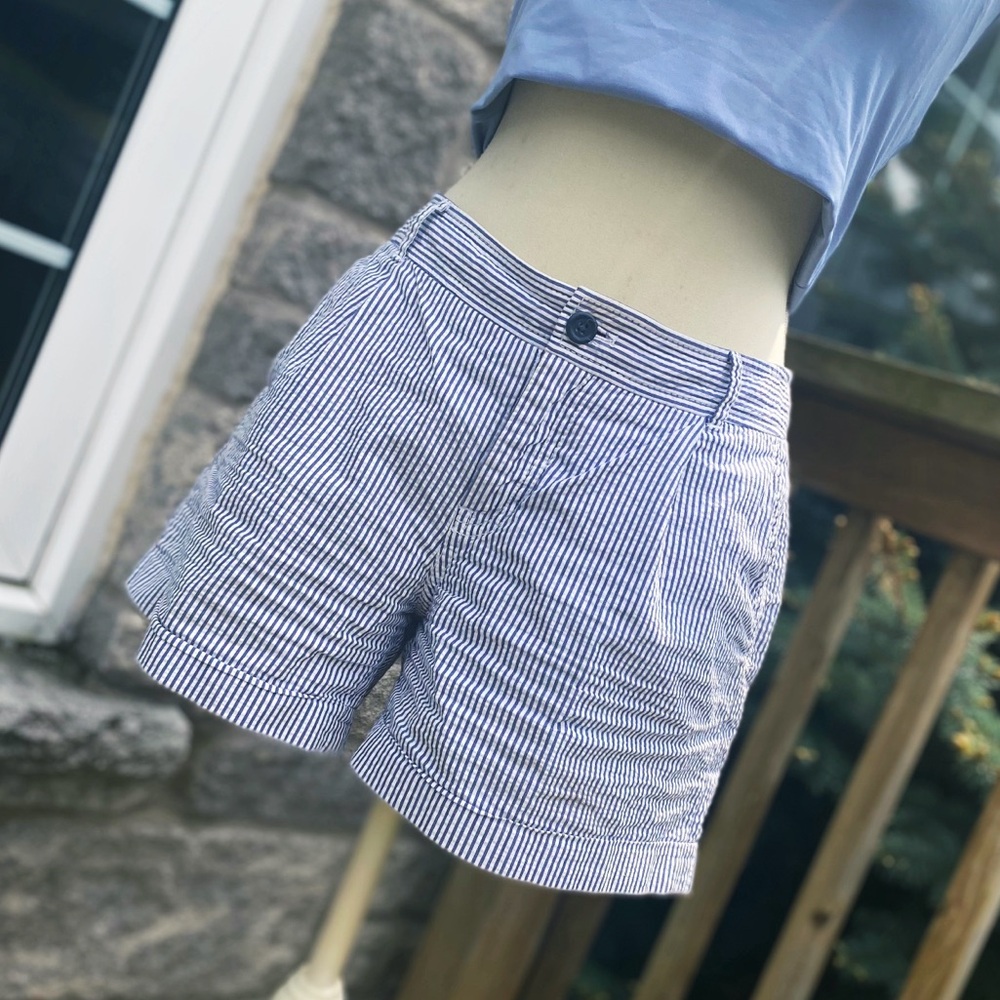 Banana Republic pinstriped shorts size 6